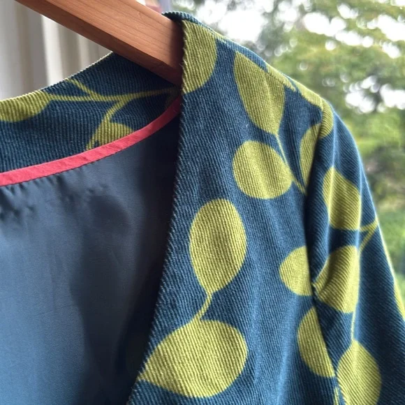 Boden 100% cotton scoop neck corduroy dress with leaf print in blue and green - Picture 8 of 16